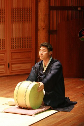 국가무형문화재 보유자 인정된 박시양 씨. <문화재청 제공>